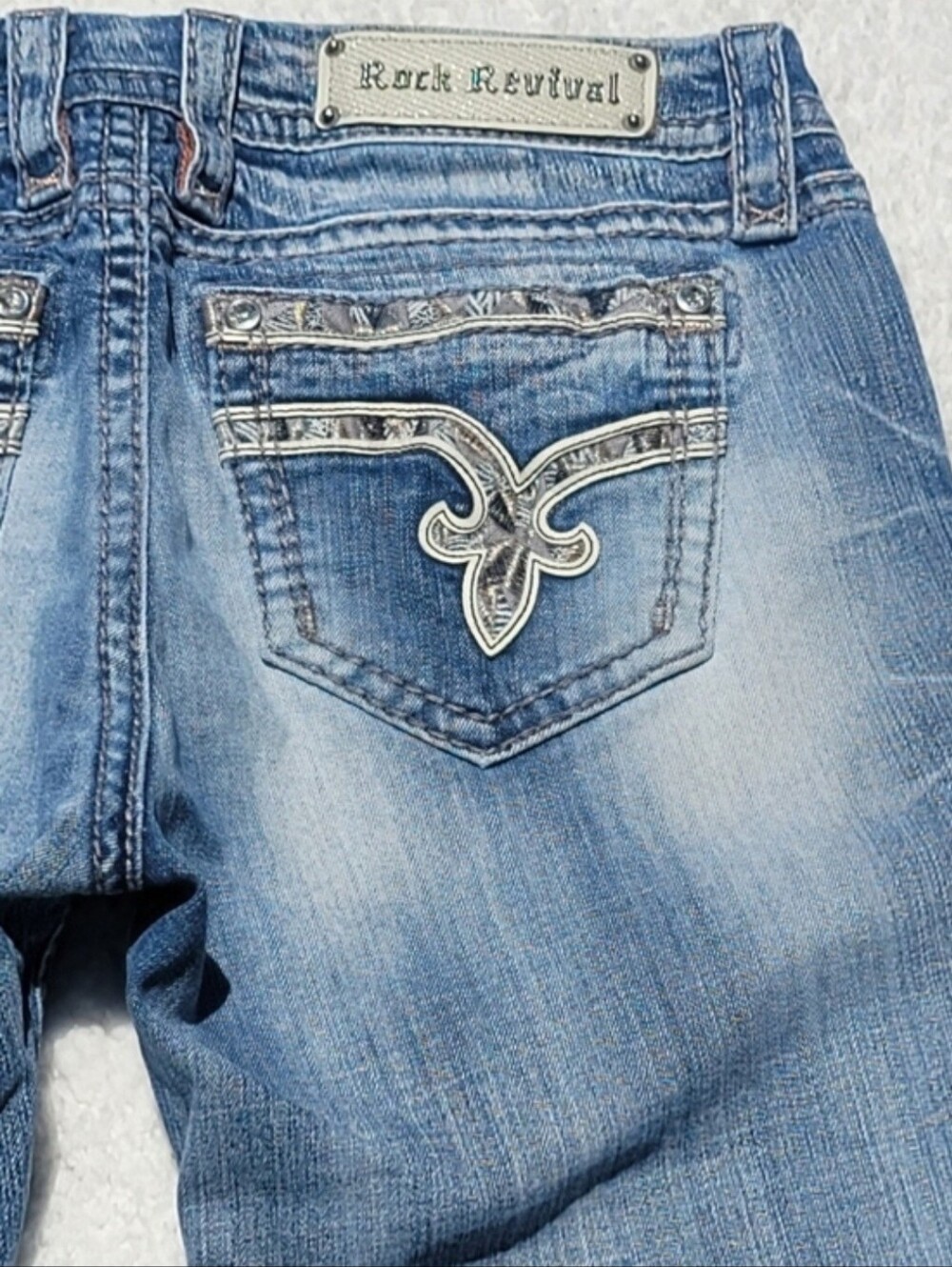 Rock Revival Sherry Crop Jeans 31 Y2K McBling Rhinestone Pocket Capri Denim